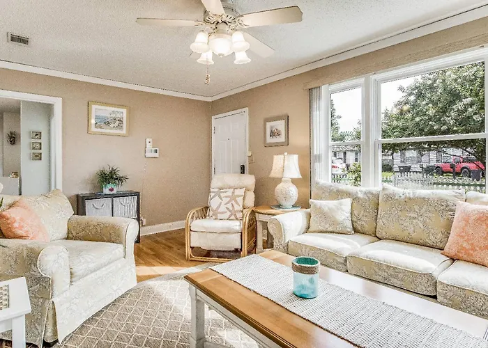 214 Payne Rd Holiday home