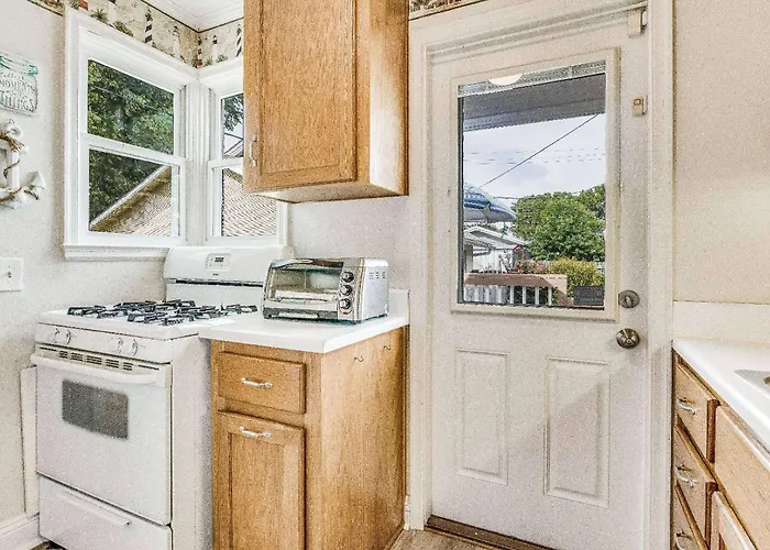 214 Payne Rd Holiday home *